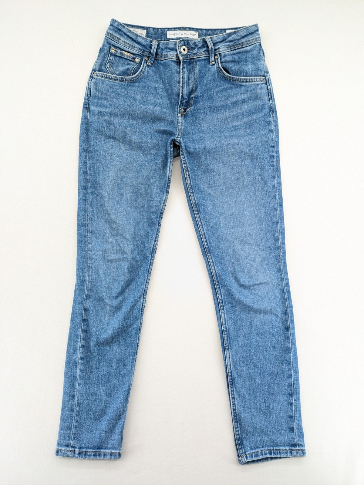 Pepe Jeans blue mom fit jeans high waist with Wiser Wash technology and carrot cut.