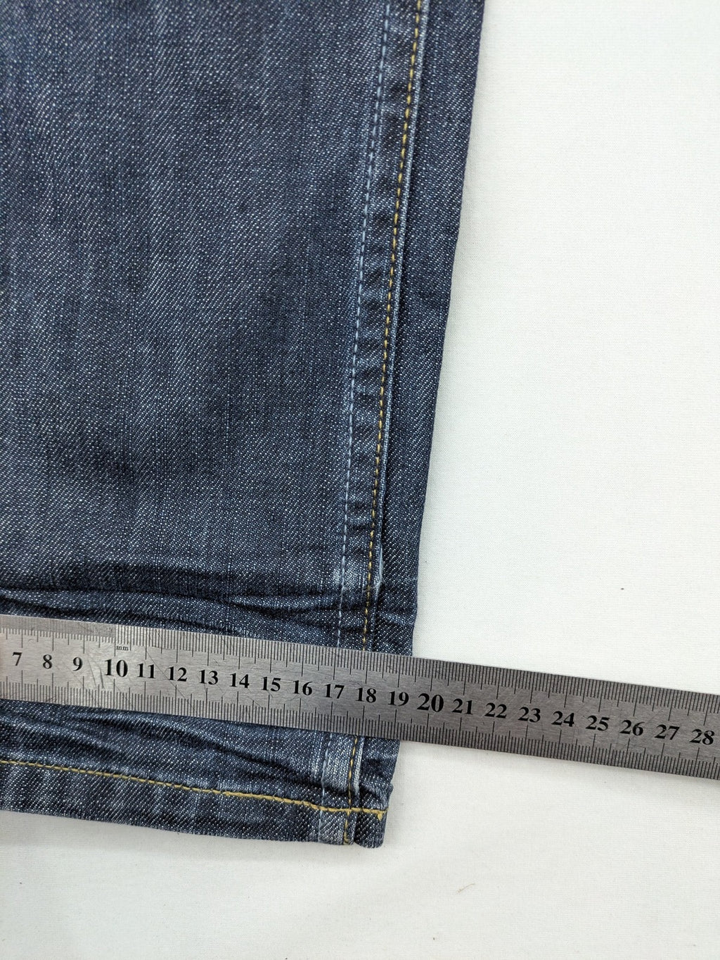 OPUS blue straight jeans Eileen with classic five-pocket design and subtle fading.
