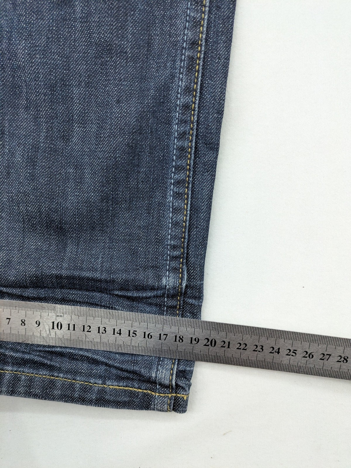 OPUS blue straight jeans Eileen with classic five-pocket design and subtle fading.
