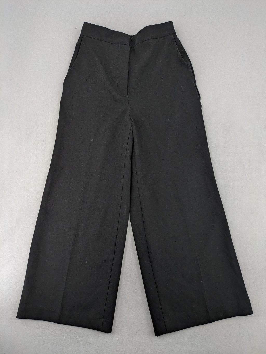 Zara black culotte pants high waist with elastic waistband and wide leg design.
