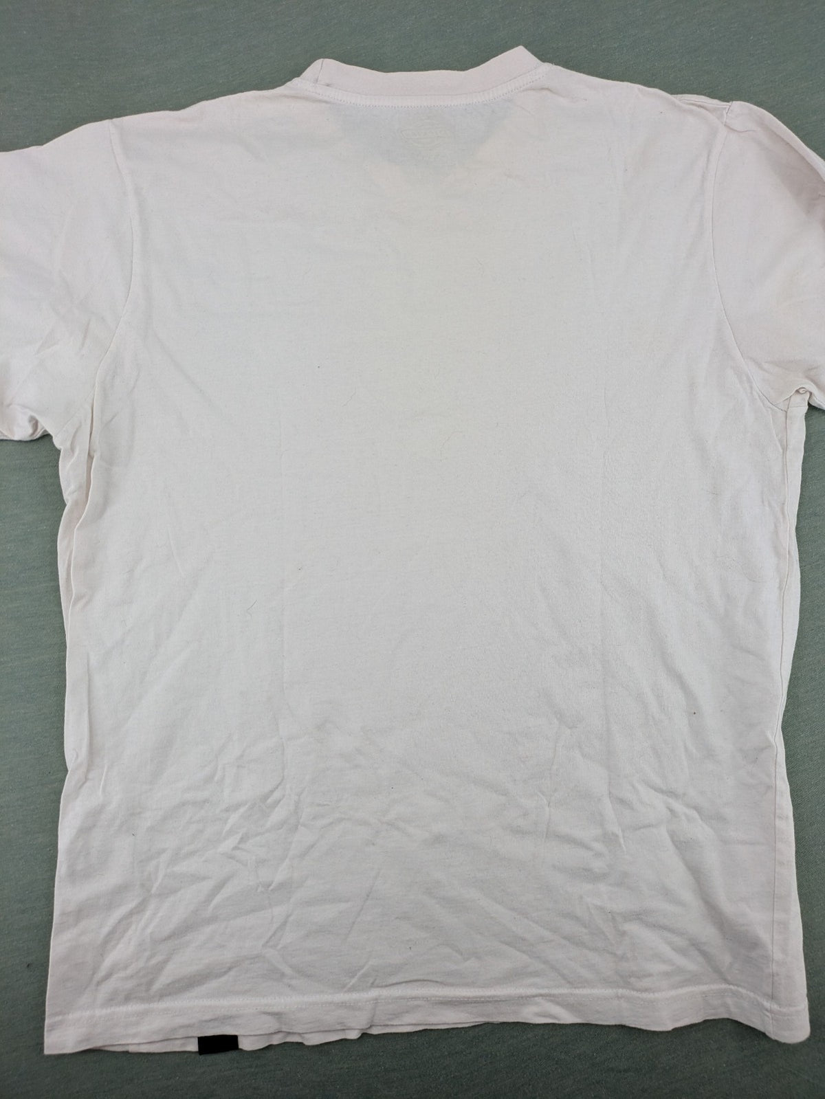 Dickies white t-shirt cotton short sleeve round neck with small logo patch.