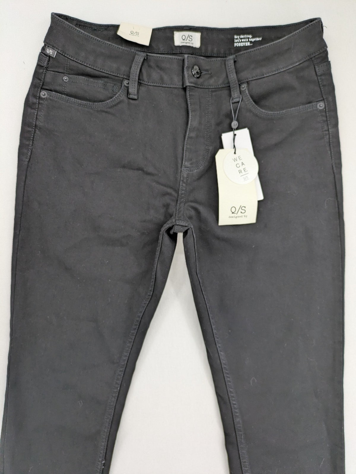 Q/S skinny fit jeans black mid-rise with stretch fabric and sleek silhouette.