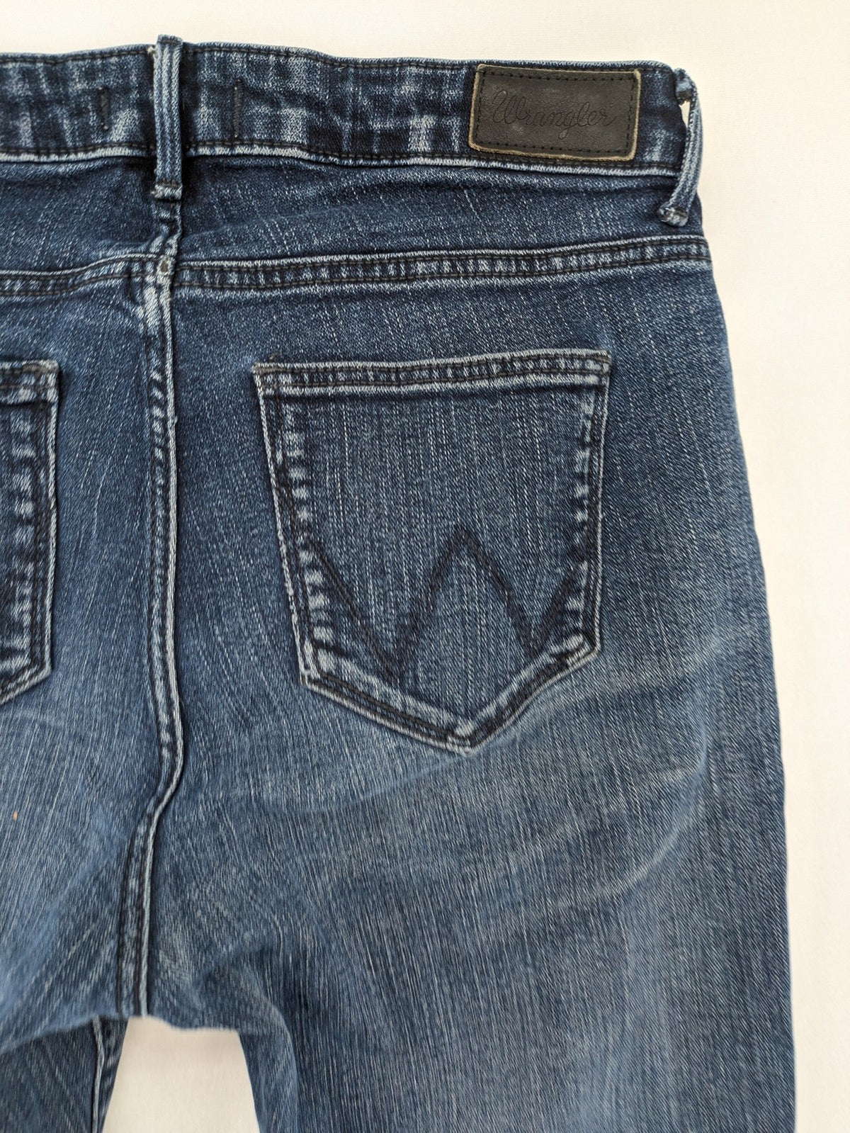 Wrangler straight jeans blue stretch denim classic fit W29 L30 with logo patch