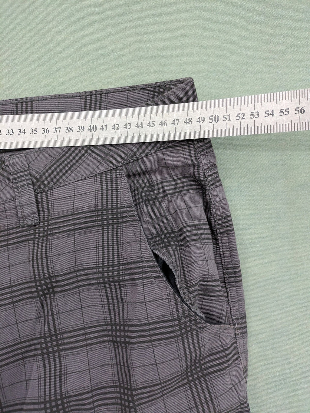 Sublevel grey plaid shorts size 38, cotton material, classic cut with button-fly.