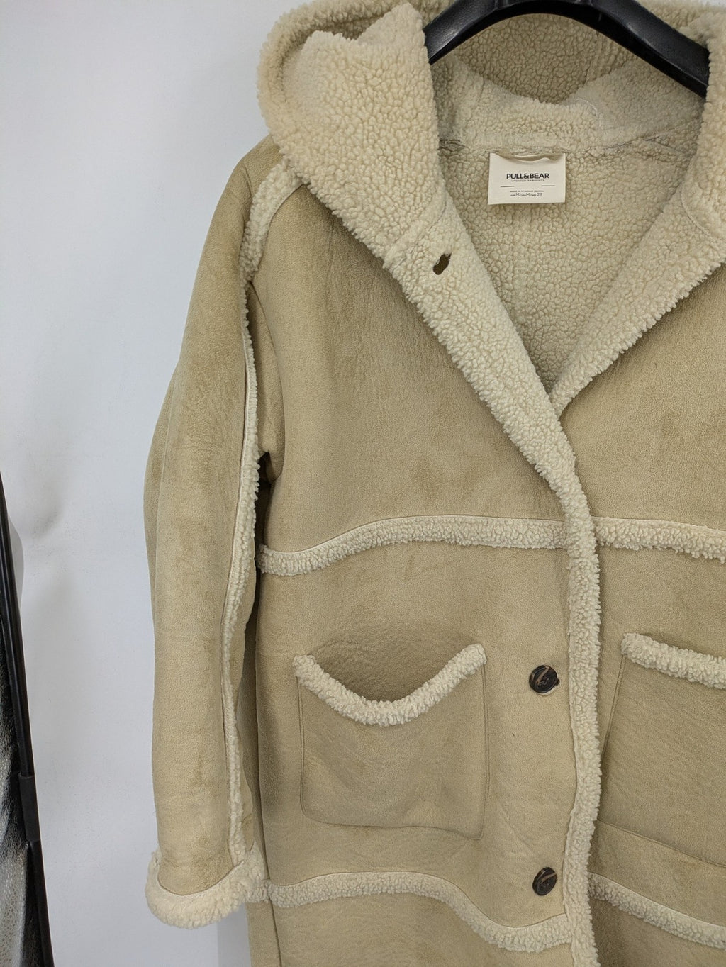 Pull&Bear beige jacket with hood, soft faux suede and plush Sherpa lining.