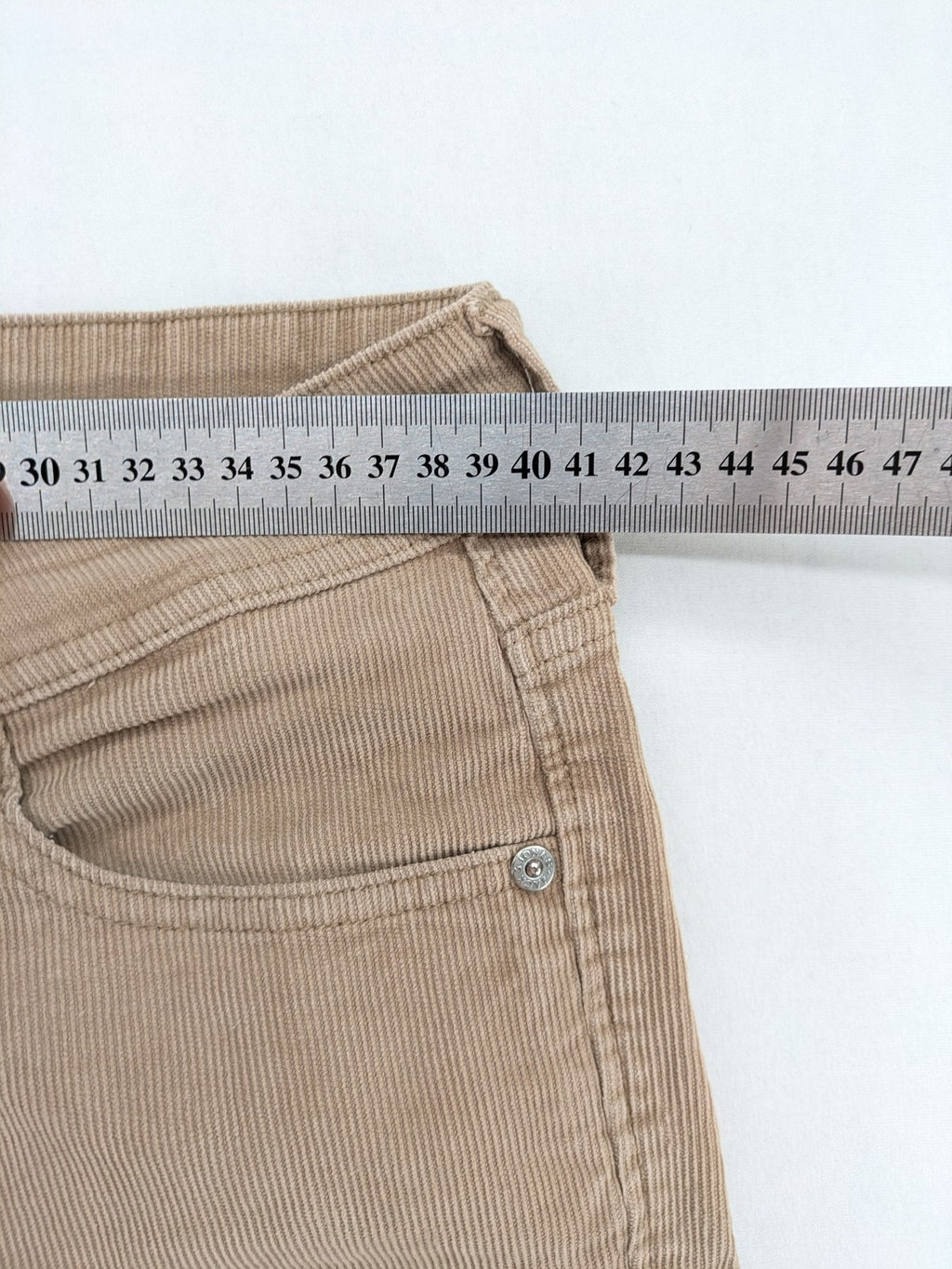 Jack & Jones beige cord pants slim fit 5-pocket design, sturdy material.
