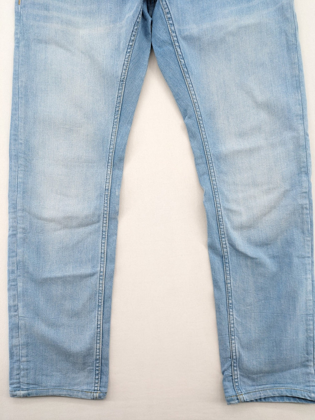 Mustang straight jeans light blue wash classic five-pocket design durable material