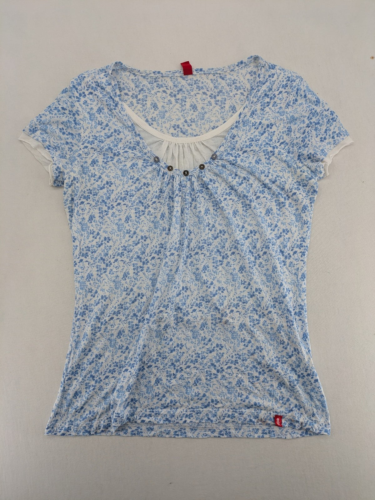 edc blue and white floral top short sleeve gathered neckline decorative eyelets