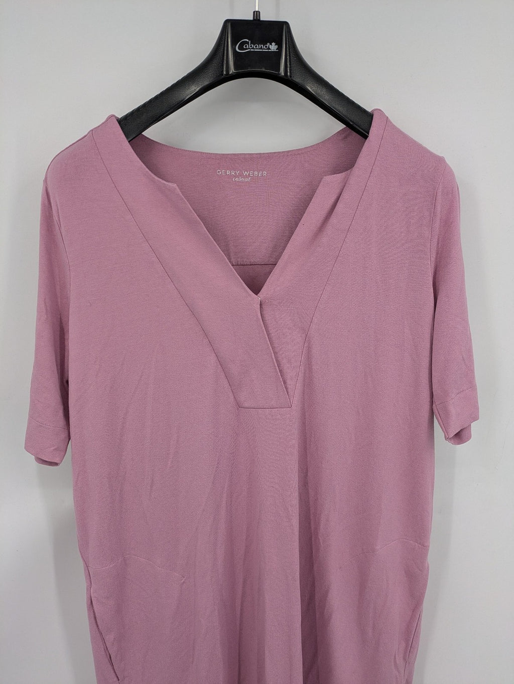 Gerry Weber pink T-shirt dress with V-neck and side pockets in soft viscose blend.