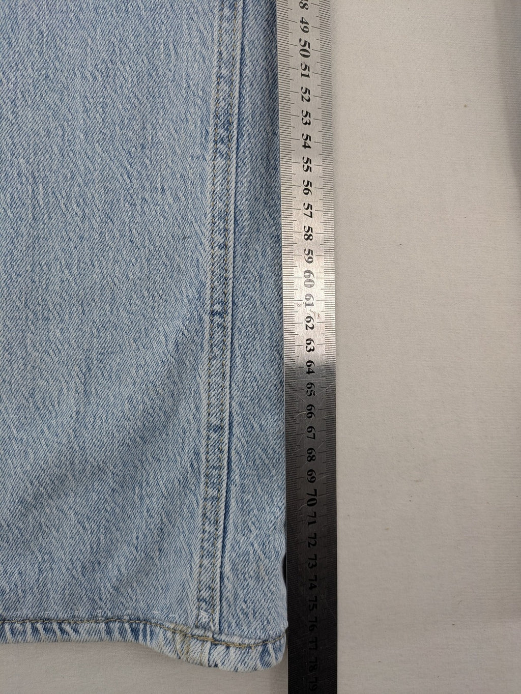 Vero Moda blue wide leg high waist jeans, classic 5-pocket design, washed denim.