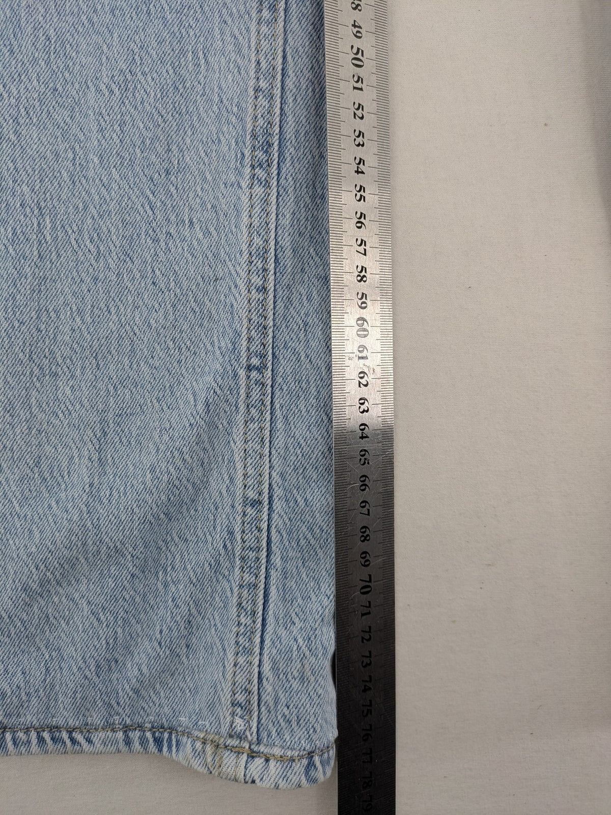 Vero Moda blue wide leg high waist jeans, classic 5-pocket design, washed denim.