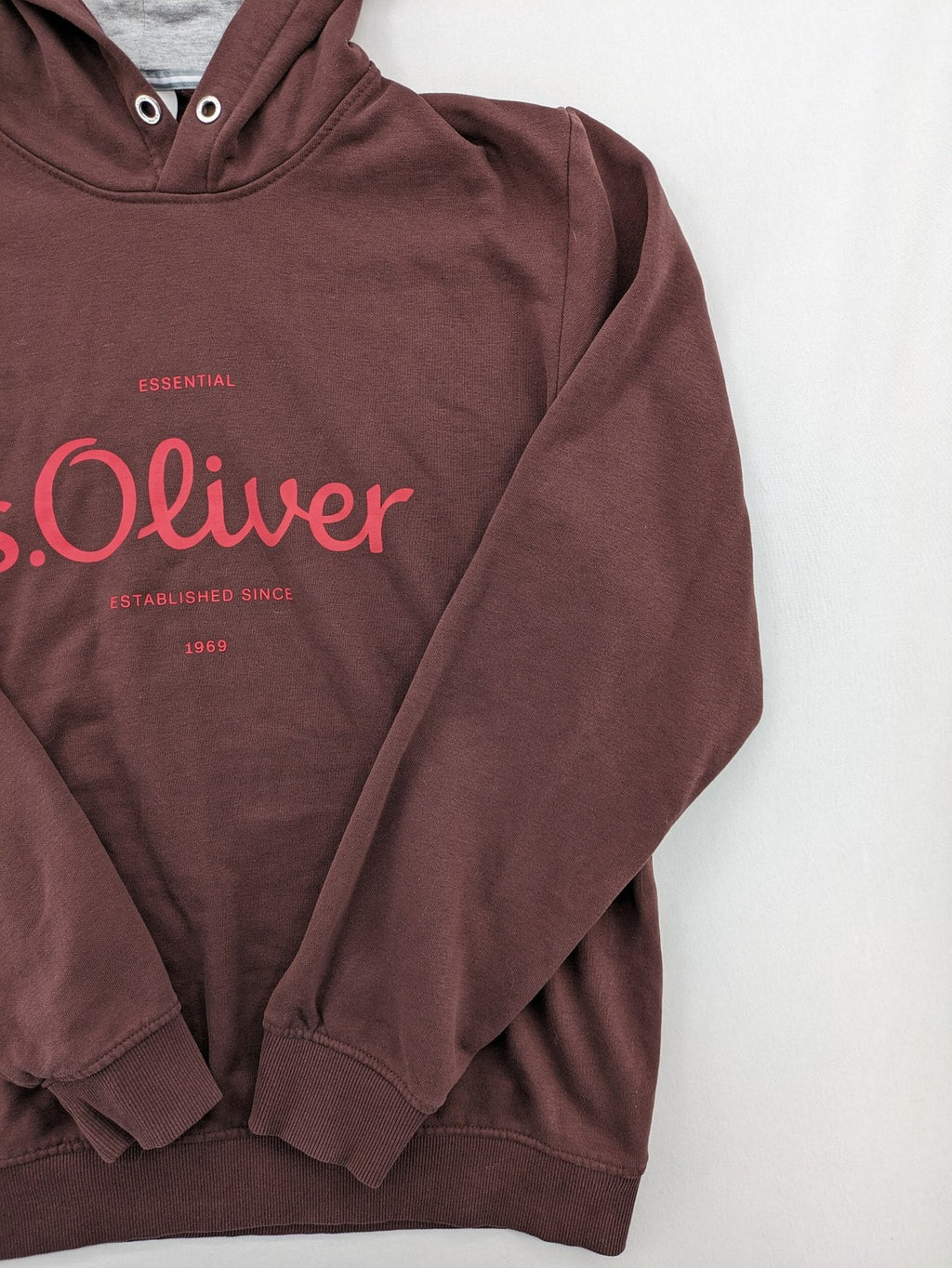 s.Oliver hoodie bordeaux graphic print logo, cotton blend, contrasting grey hood lining
