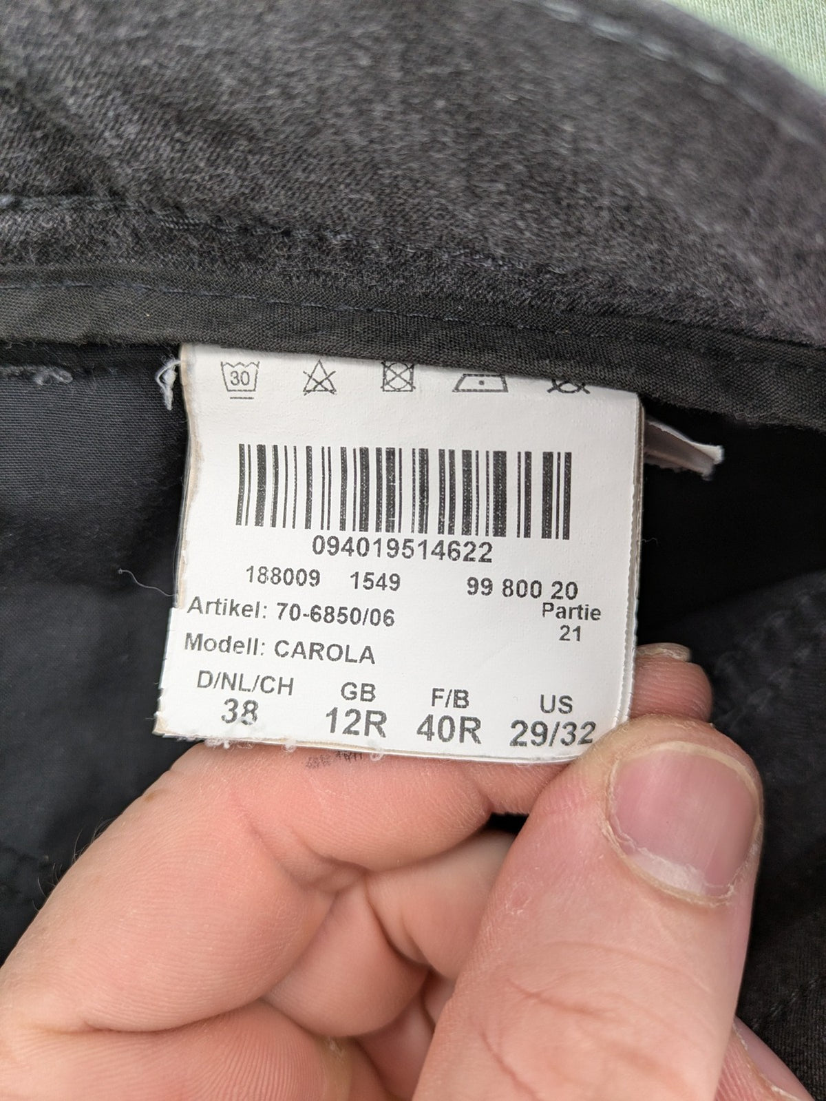 BRAX pants pink 5-pocket design with stretch material and logo detail.