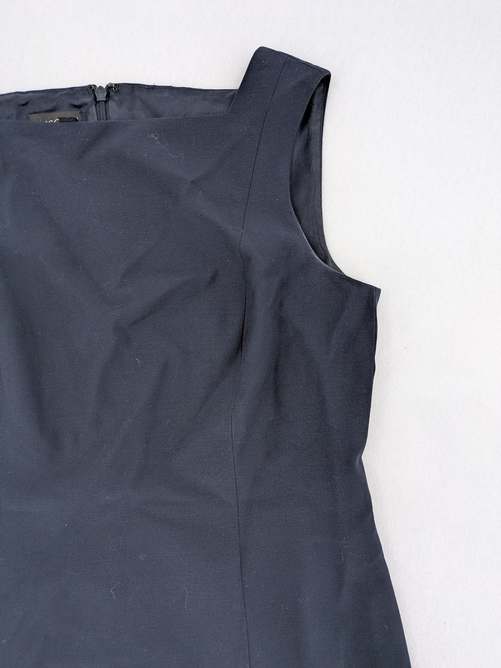 Reine Schurwolle navy dress sleeveless with square neckline, made from 100% virgin wool.