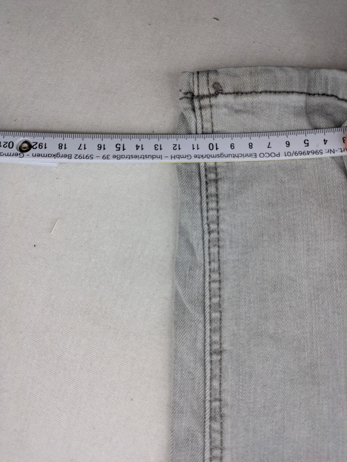 C&A grey skinny jeans for girls, soft stretch denim, classic fit, versatile wash.