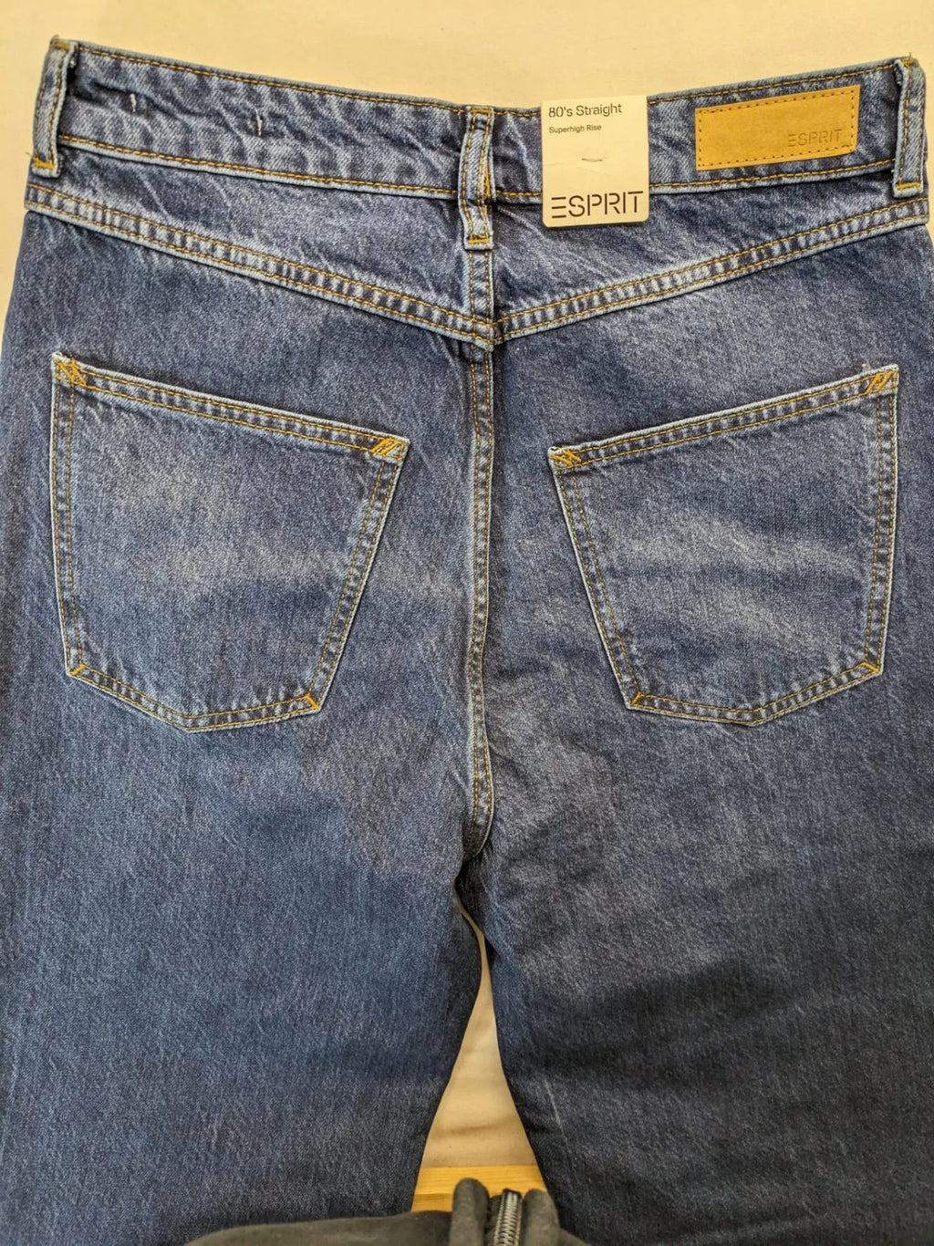 Esprit blue straight jeans high waist 80s style with original tags and classic wash.