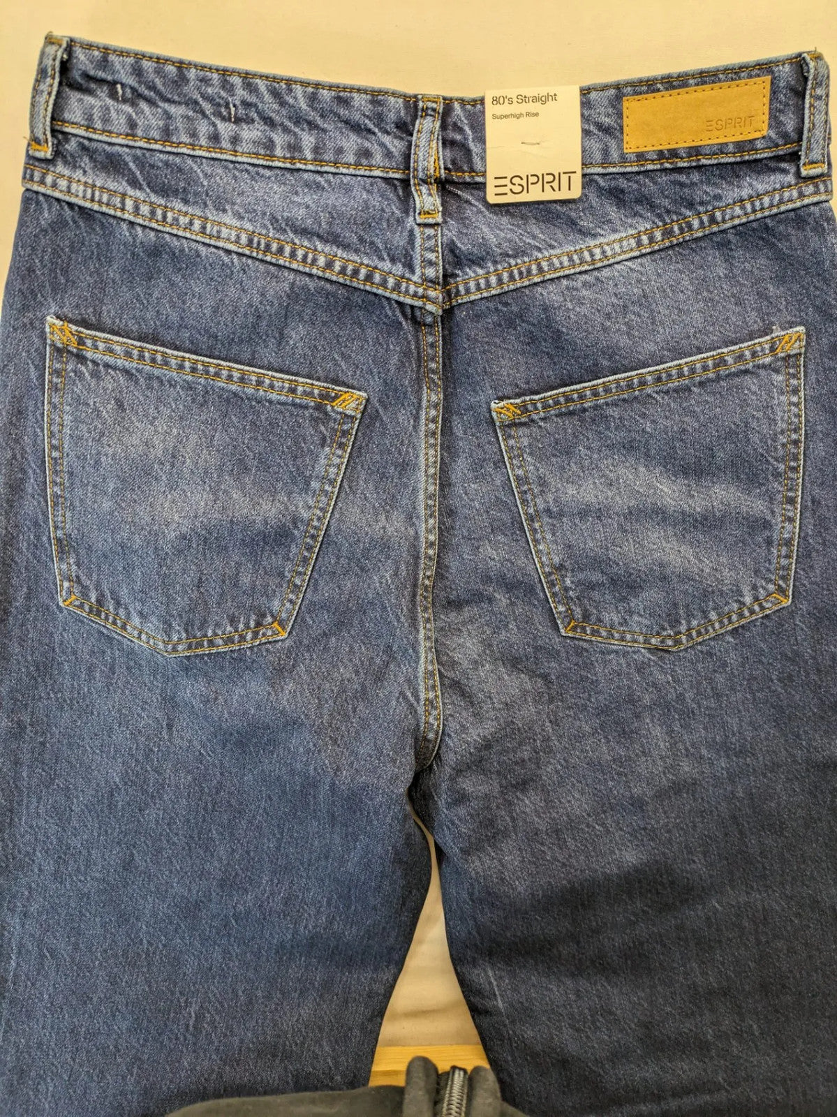 Esprit blue straight jeans high waist 80s style with original tags and classic wash.