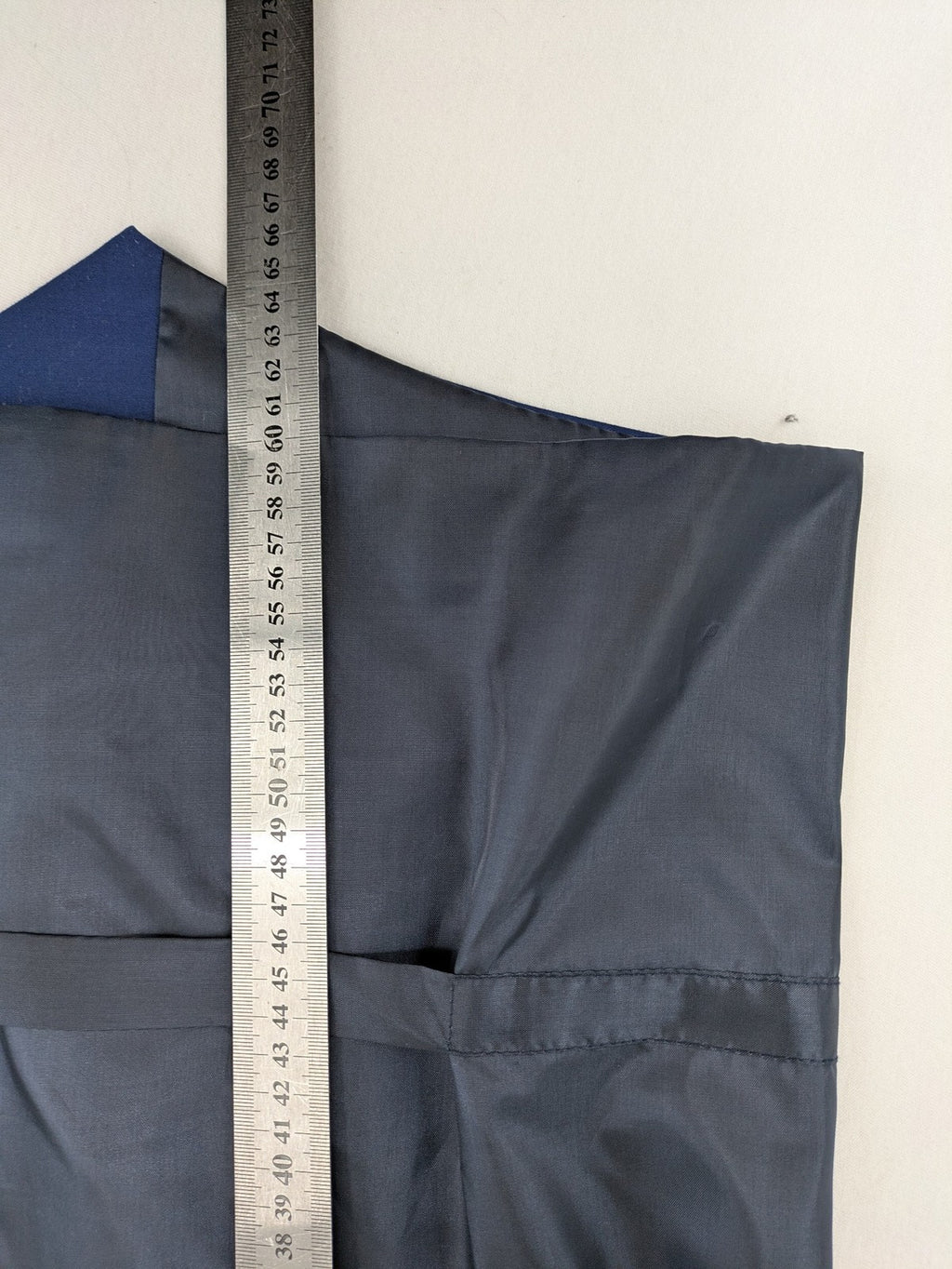 Senzo Rivolli blue slim fit suit, 3-piece, made of wool and viscose, elegant design.