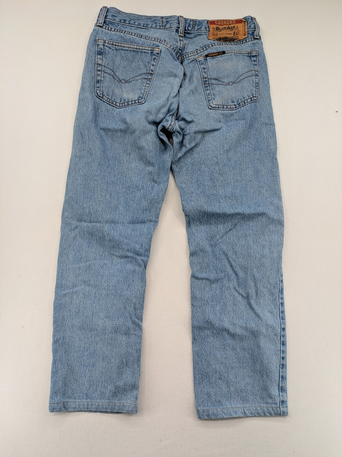 Carrera straight jeans light blue vintage stonewash, button fly, 5-pocket design, logo patch.