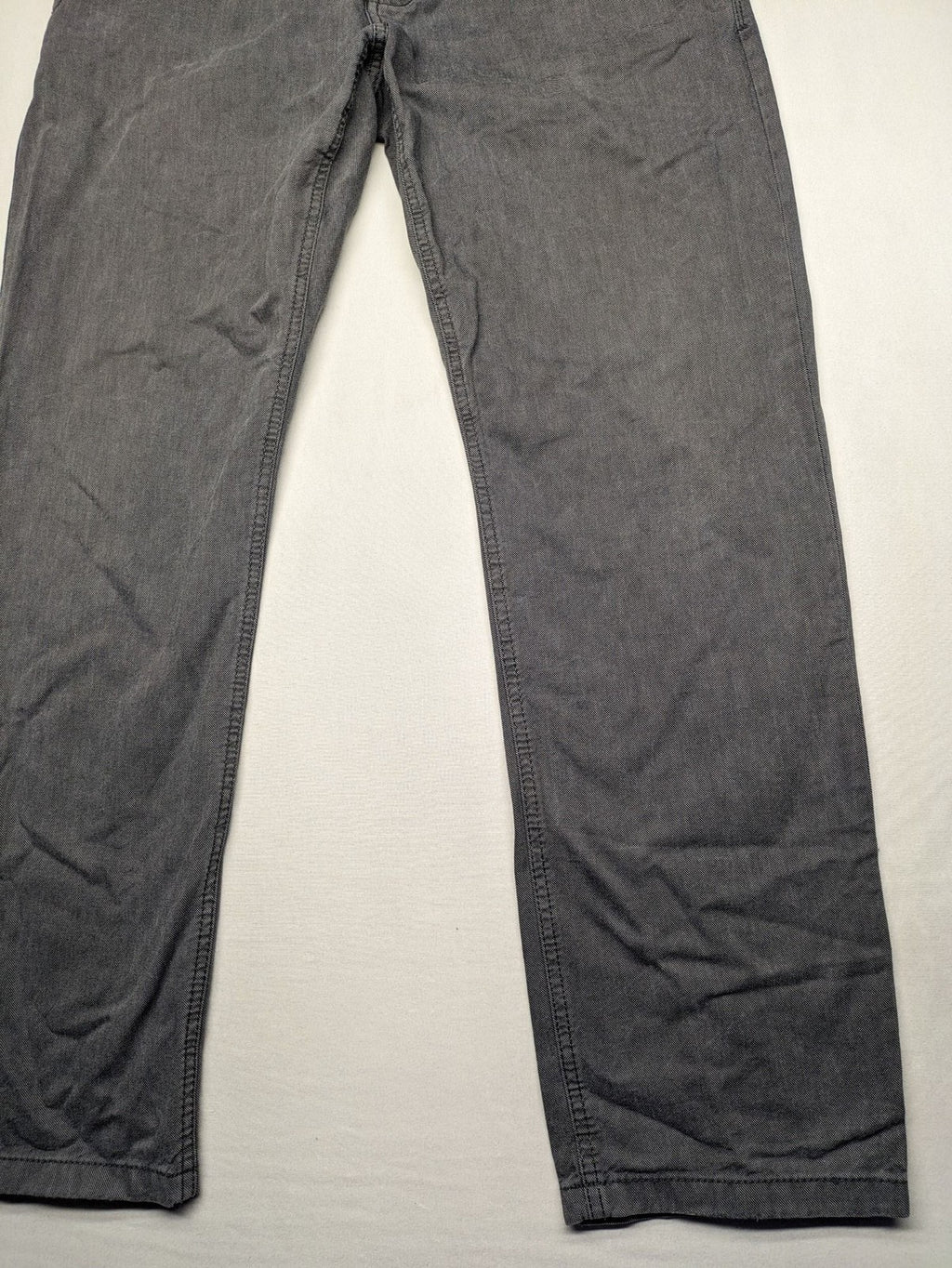 Mexx grey chino pants relaxed slim fit button fly with side pockets.
