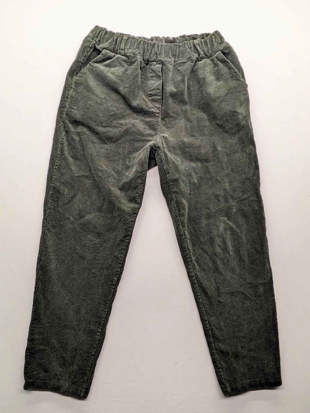 Baumwolle green cord pants with pull-on design and comfortable elastic waistband.
