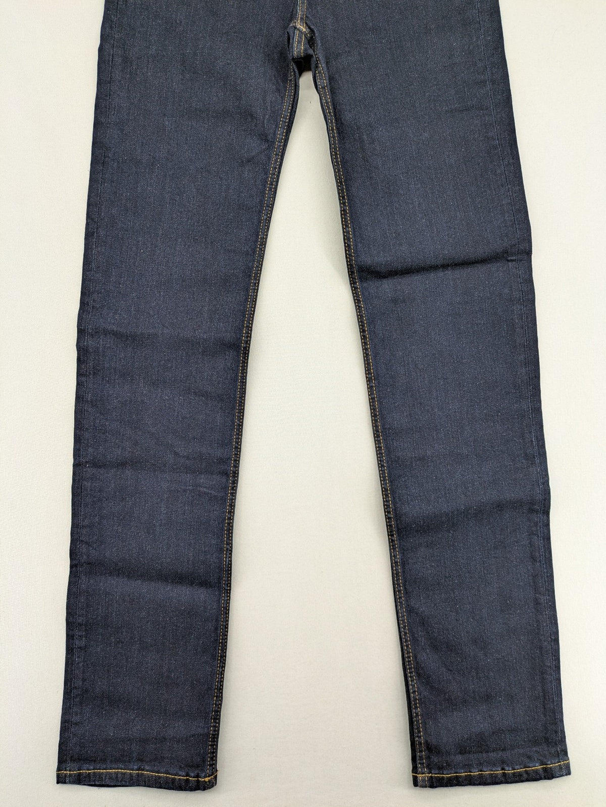 Esprit pink straight jeans with classic 5-pocket design and contrast stitching.