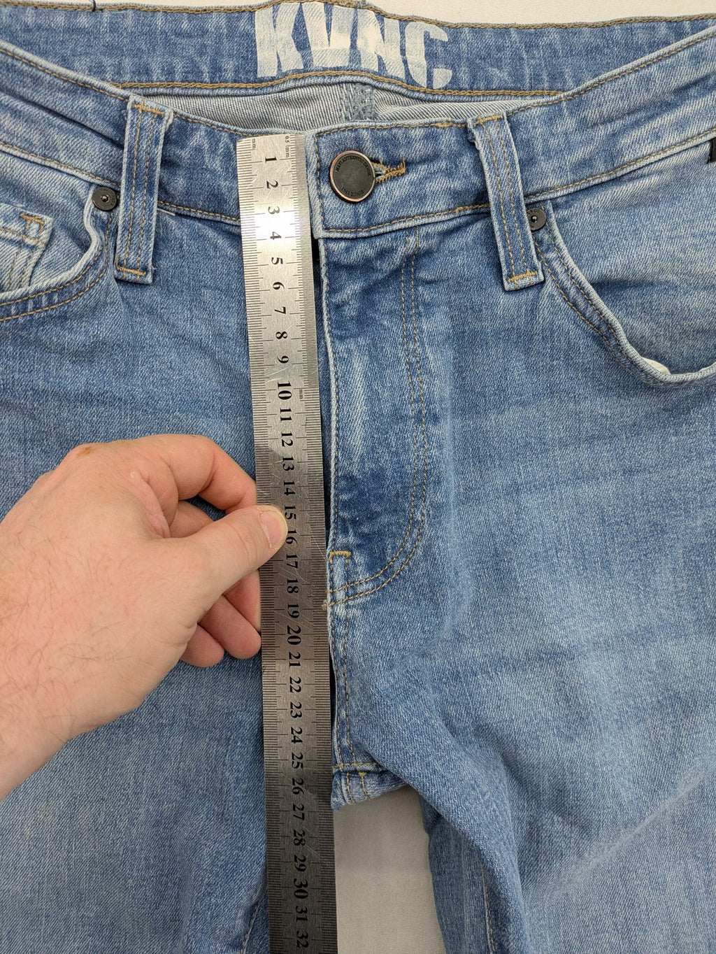Mavi straight jeans black with light blue wash, made from cotton and elastane blend.