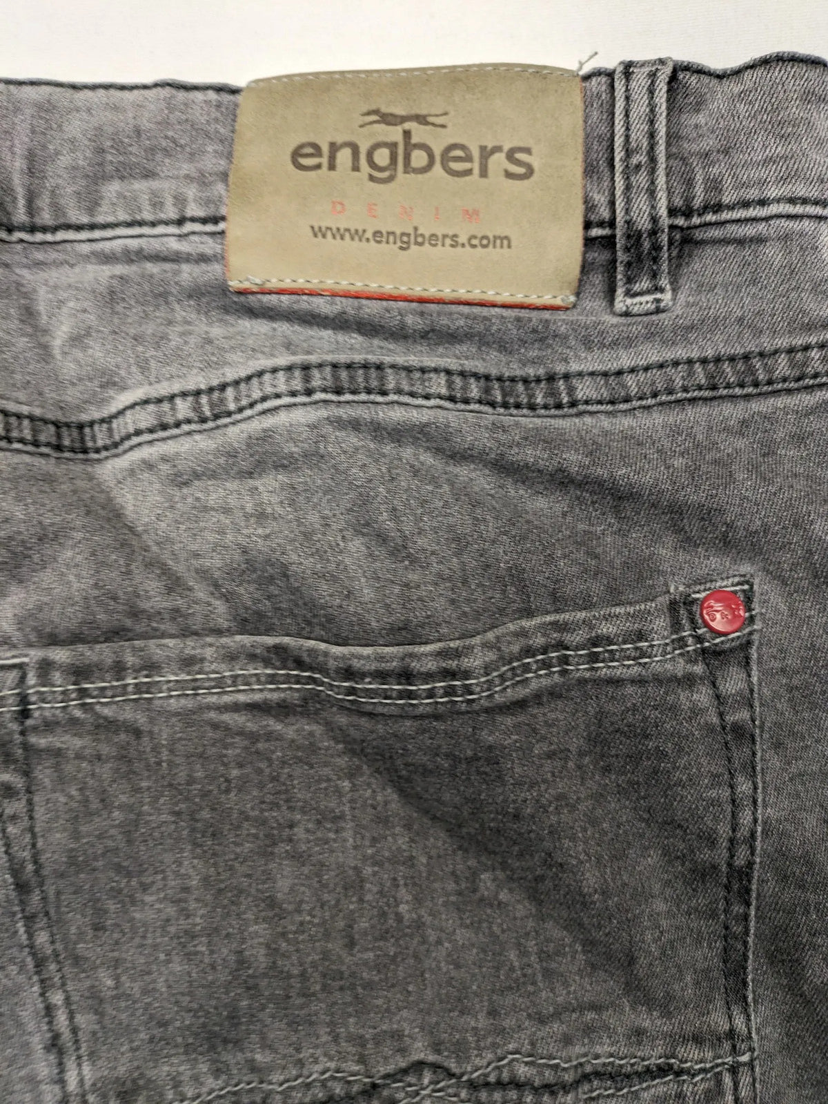 Engbers grey straight jeans stone washed with classic 5-pocket design and used look.