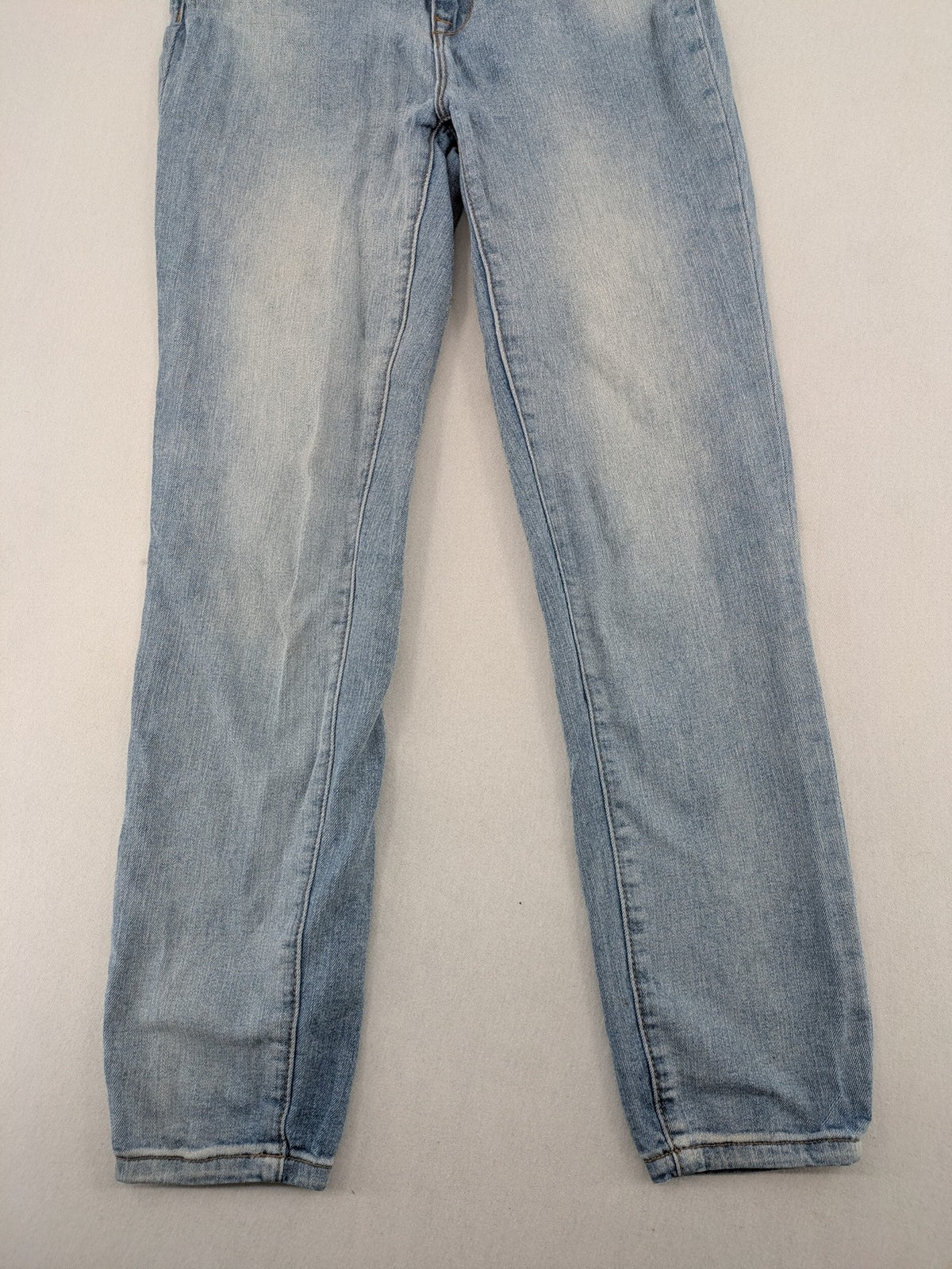 LASCANA blue straight jeans stonewashed finish with double button closure and classic 5-pocket style.