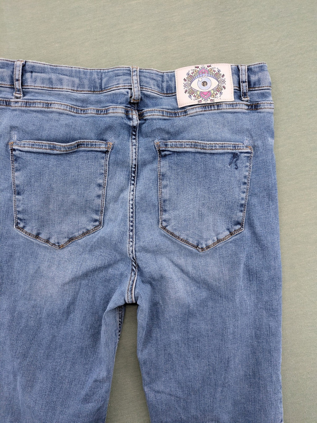 Goldgarn blue flare jeans with classic 5-pocket design and stretch denim material.