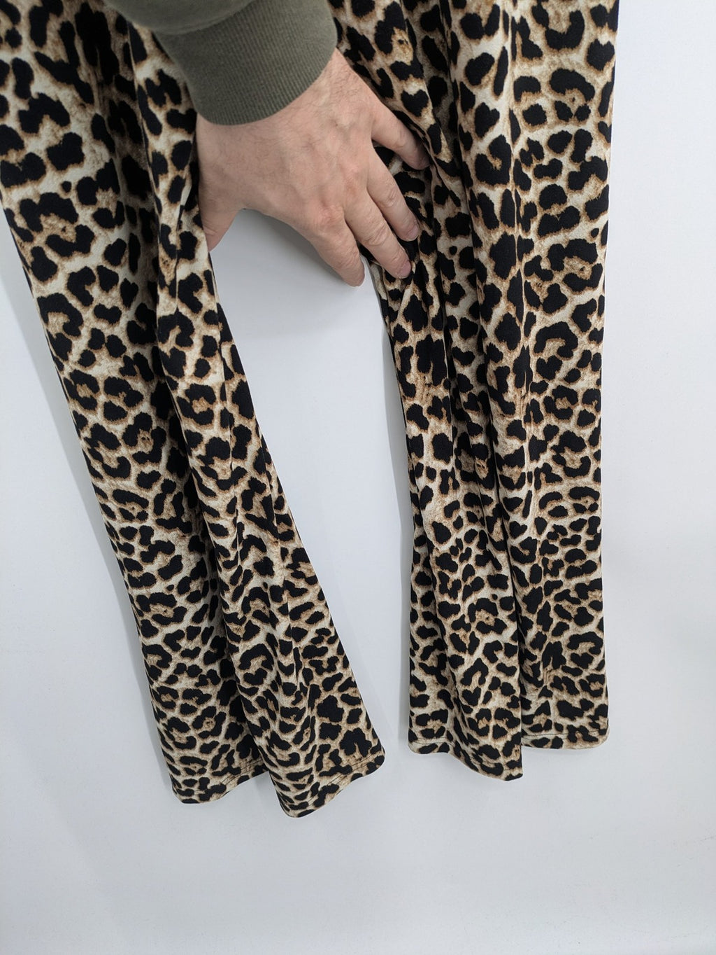Amisu beige jumpsuit leopard print V-neck, short sleeves, keyhole back detail.