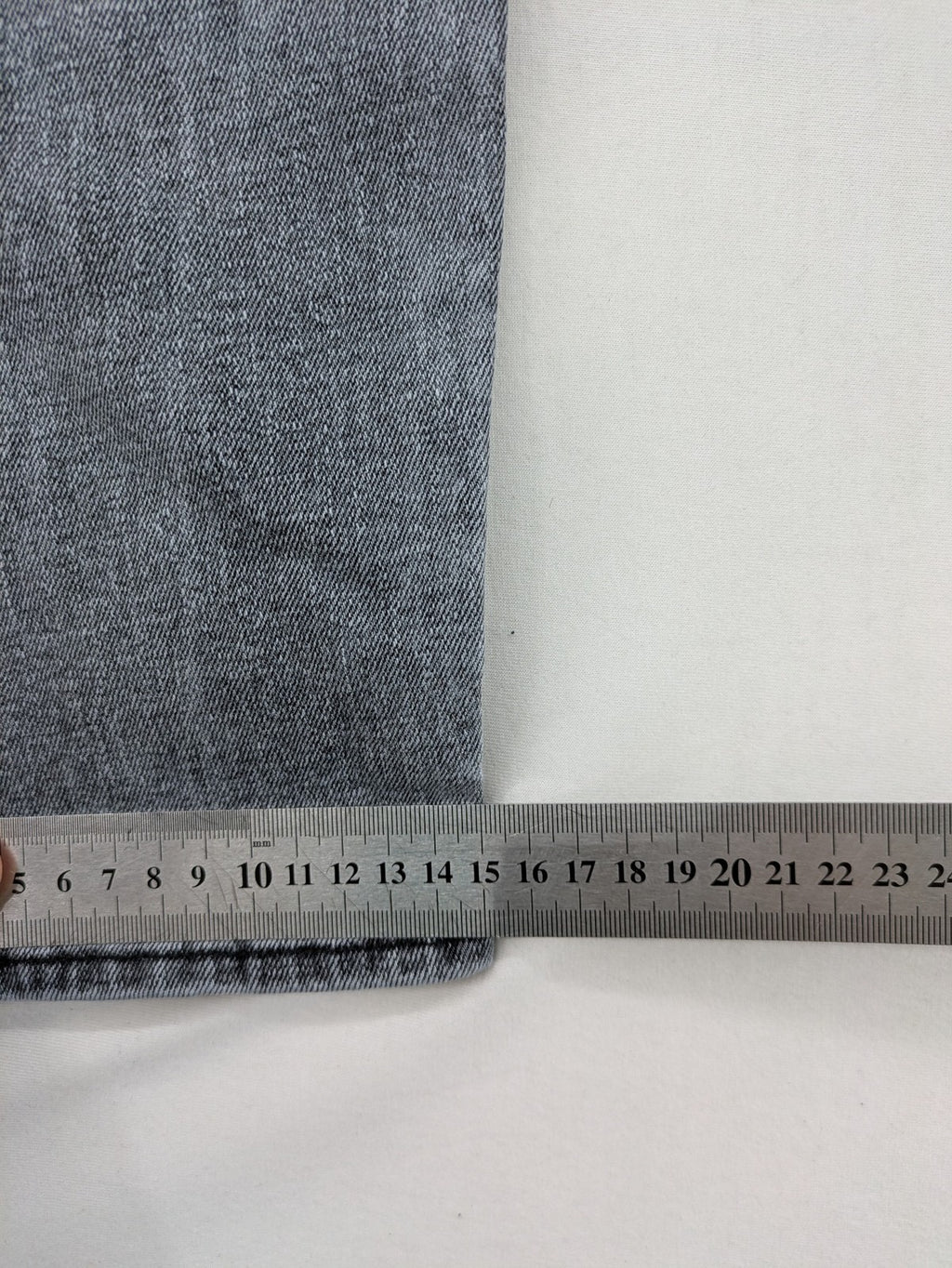 G-Star Raw grey straight jeans with classic 5-pocket design and logo patch.