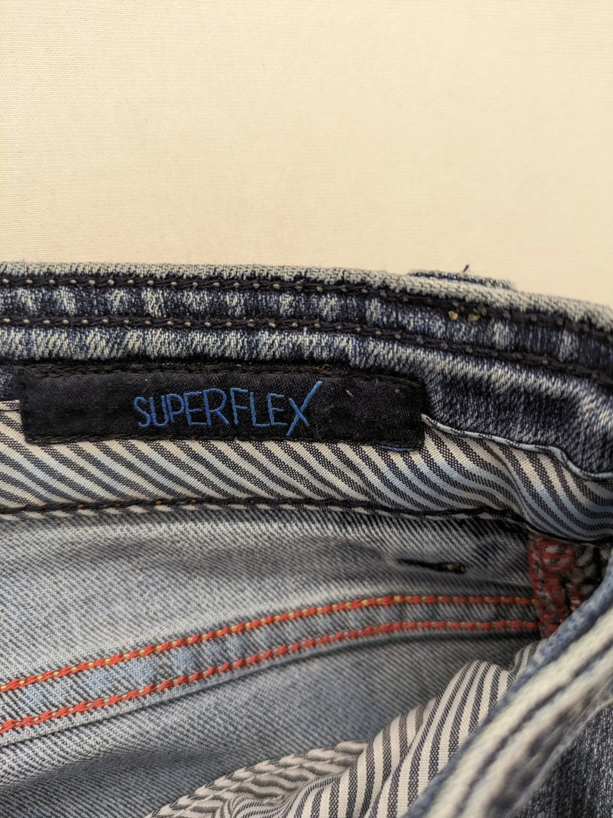 Atelier Gardeur blue straight jeans with five-pocket design and Superflex technology.