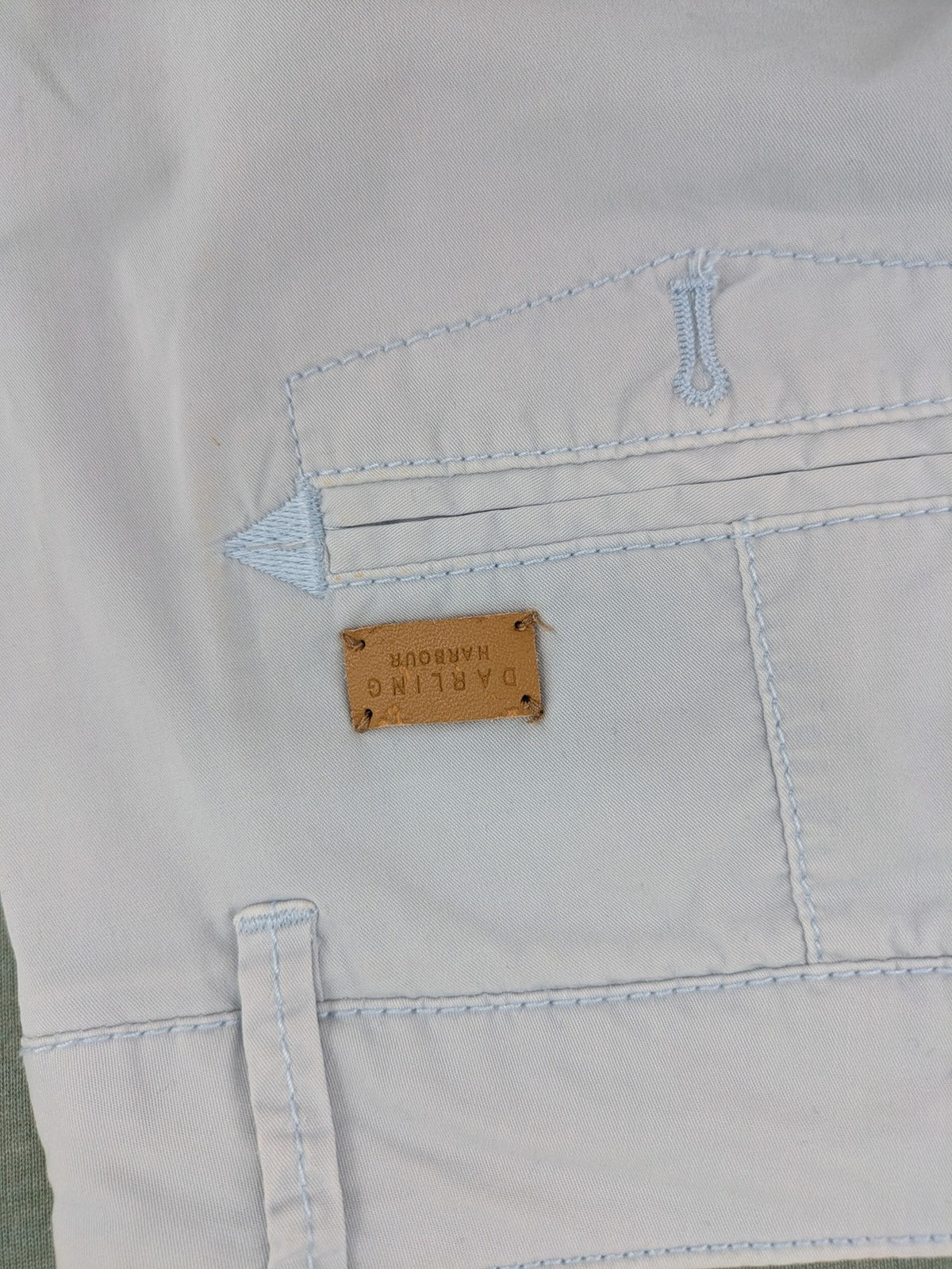 Darling Harbour white chino pants with patterned pocket lining and stretch cotton material.