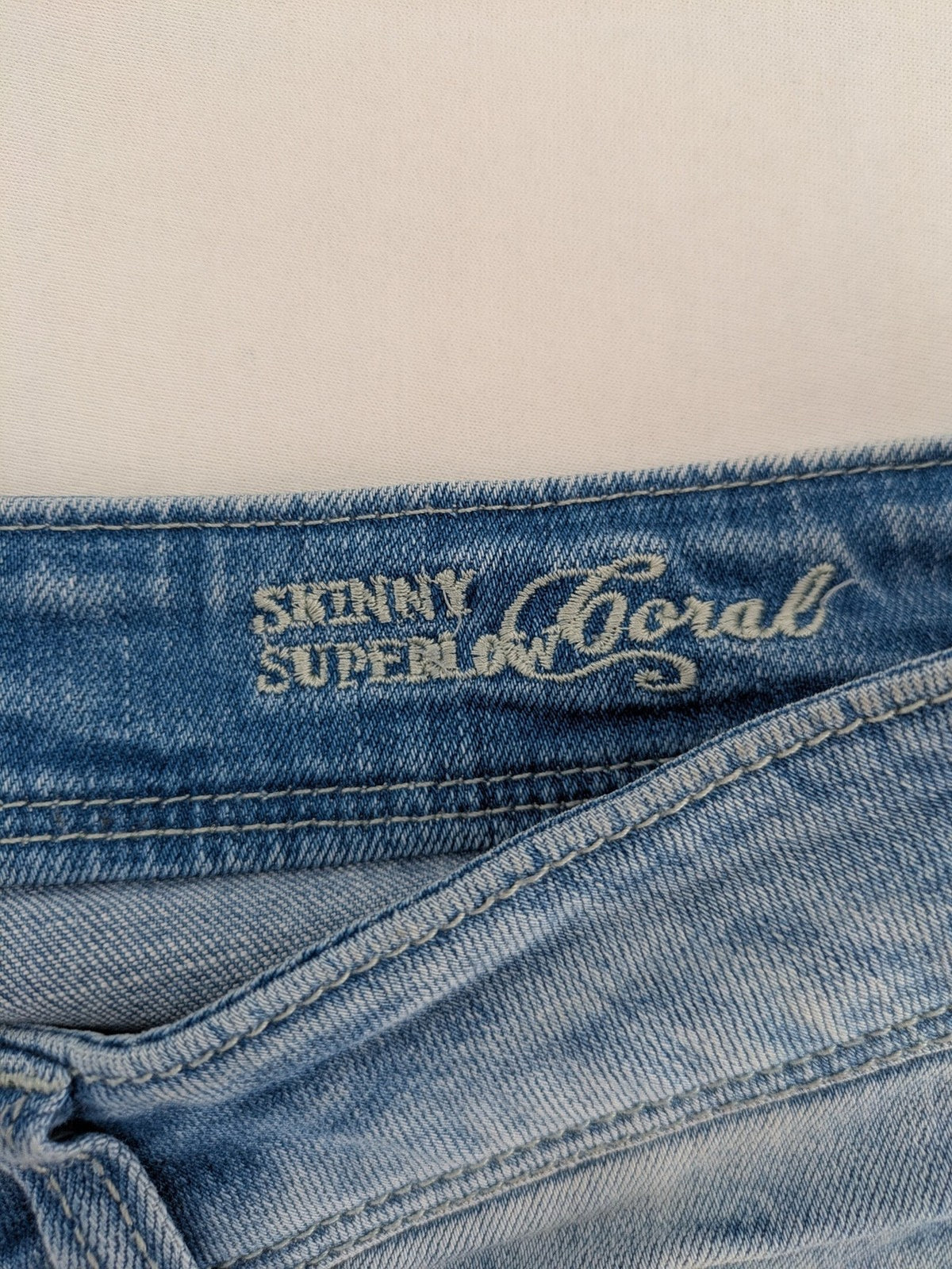 ONLY skinny jeans superlow coral orange pink distressed denim with modern used-look details.