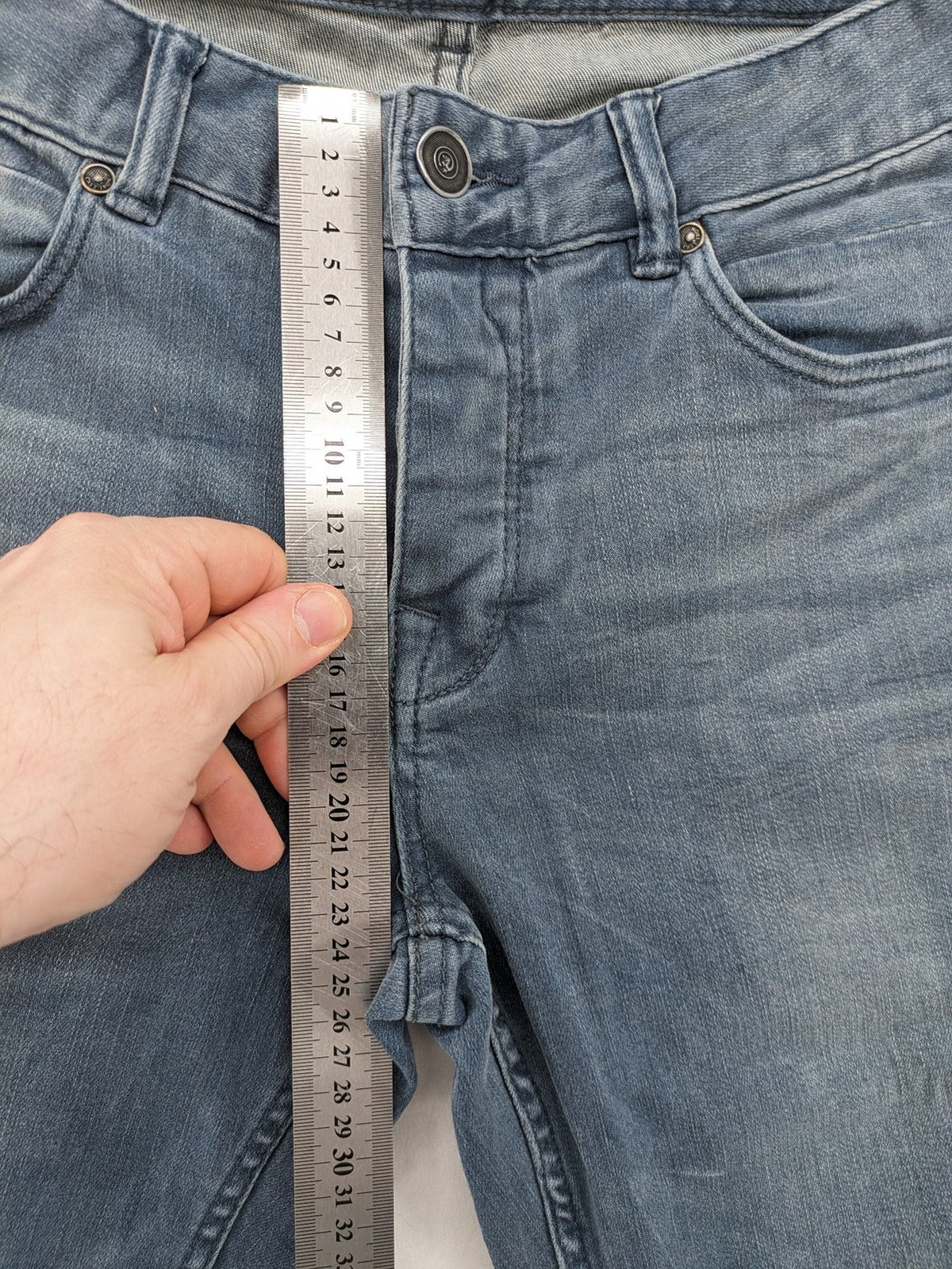 CAST IRON blue straight jeans Riser Slim Fit with classic button fly and casual wash.