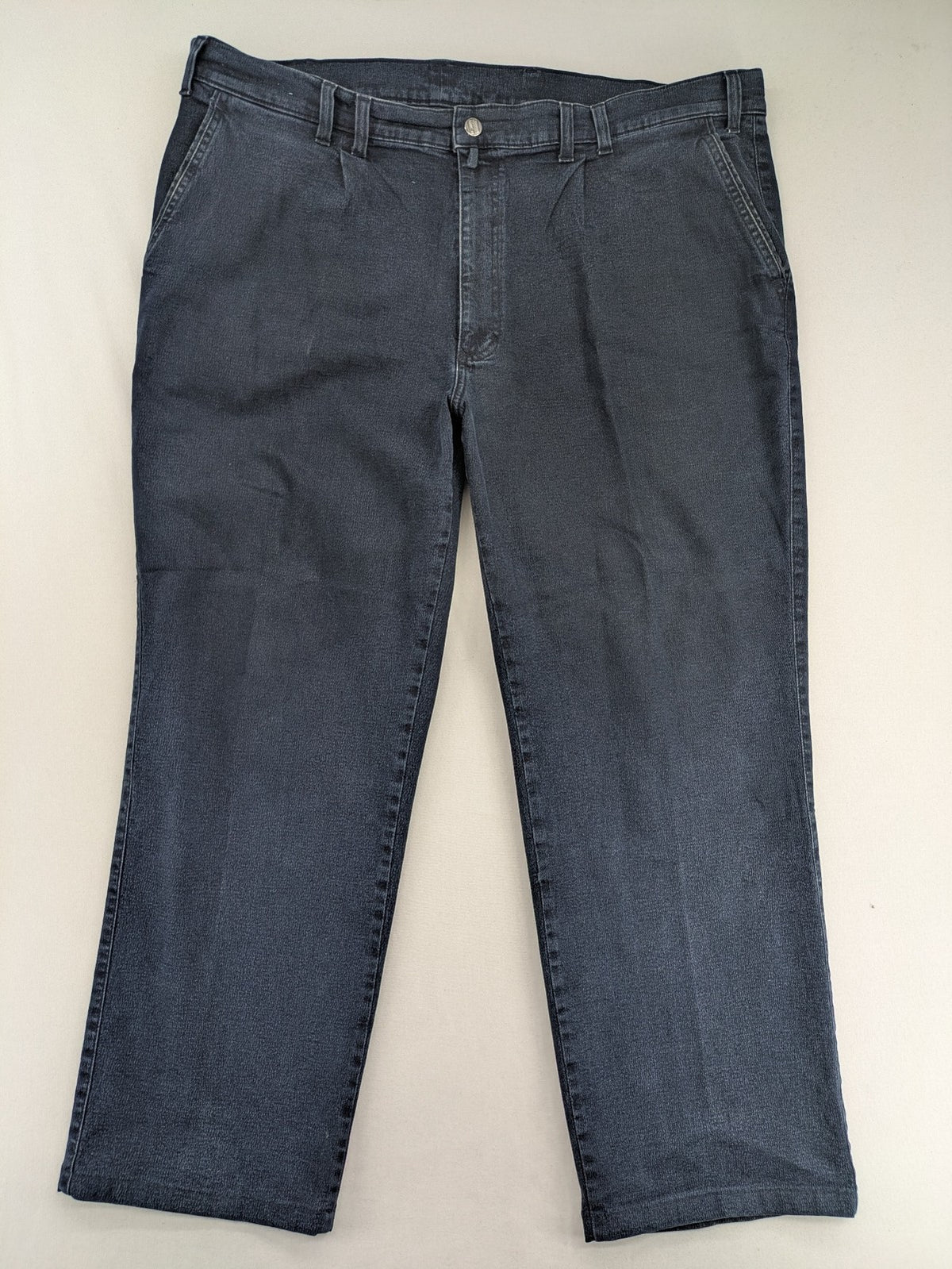 Pionier blue straight jeans with pleats, made from comfortable cotton stretch material.