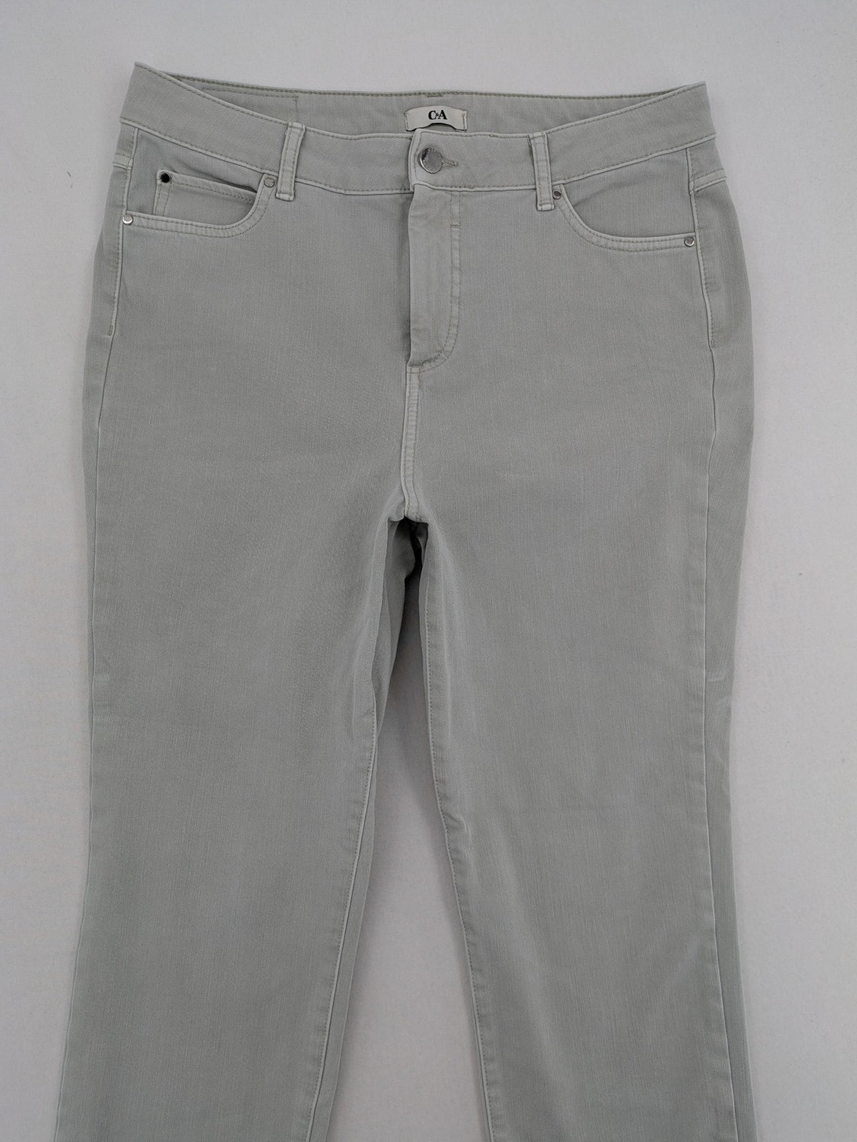 C&A grey slim fit straight jeans with classic 5-pocket design and zipper.