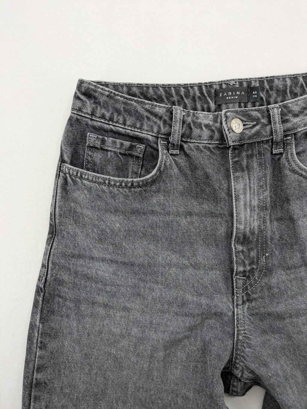 Zarina grey straight jeans high waist with classic 5-pocket design and washed denim texture.