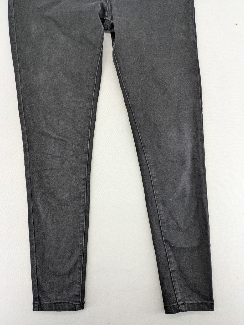 Primark grey skinny jeans 5-pocket style with logo and stretch cotton blend material.