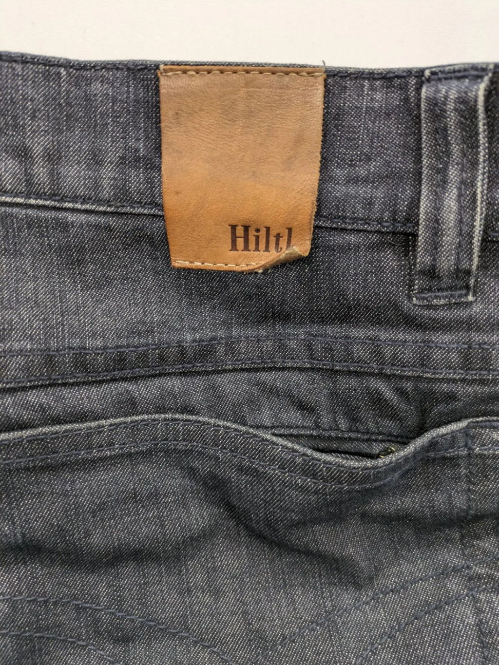 Hiltl grey straight jeans classic 5-pocket design with zipper, premium denim material.