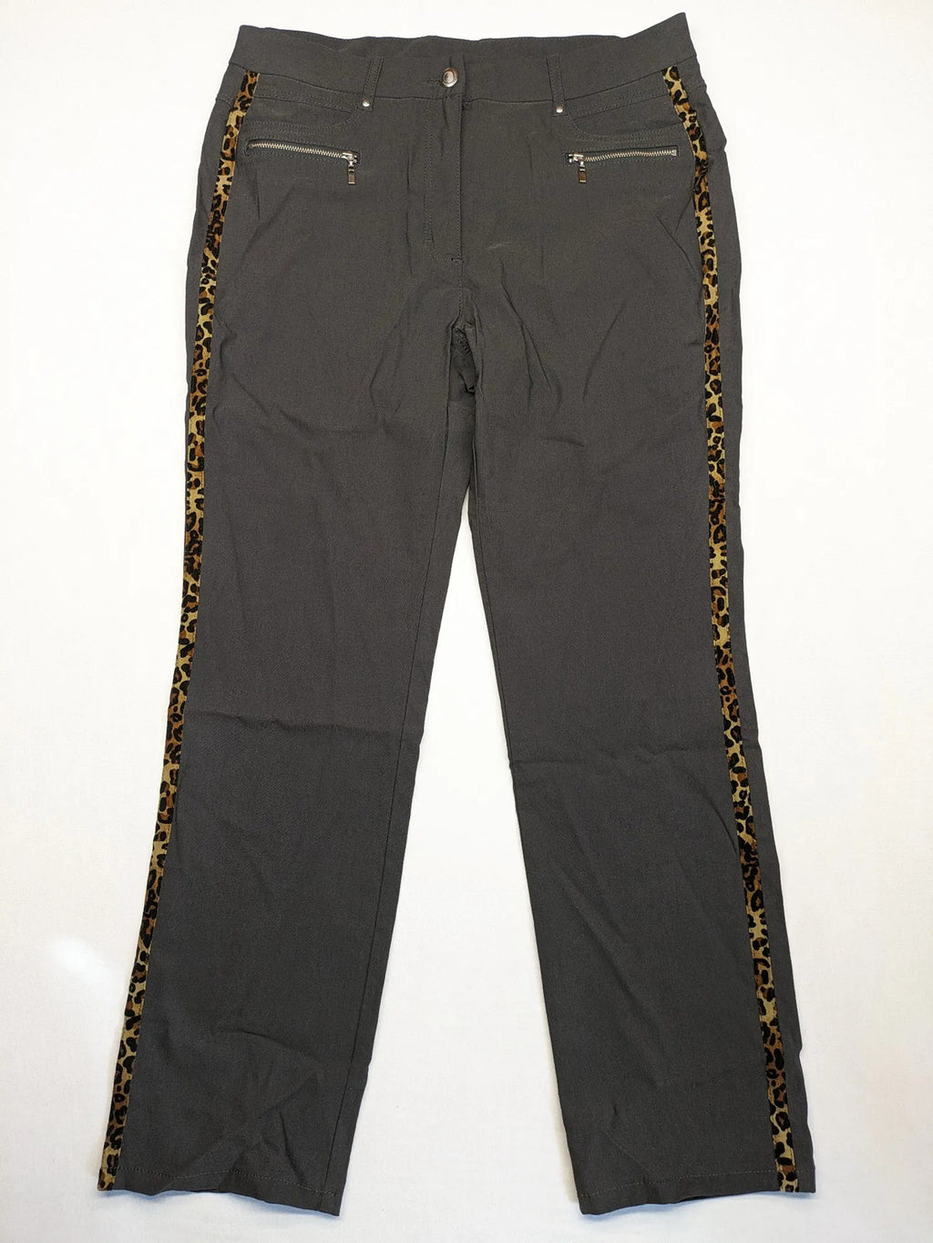 Elegante multi pants grey leopard print side stripes, stretchy material with pockets.