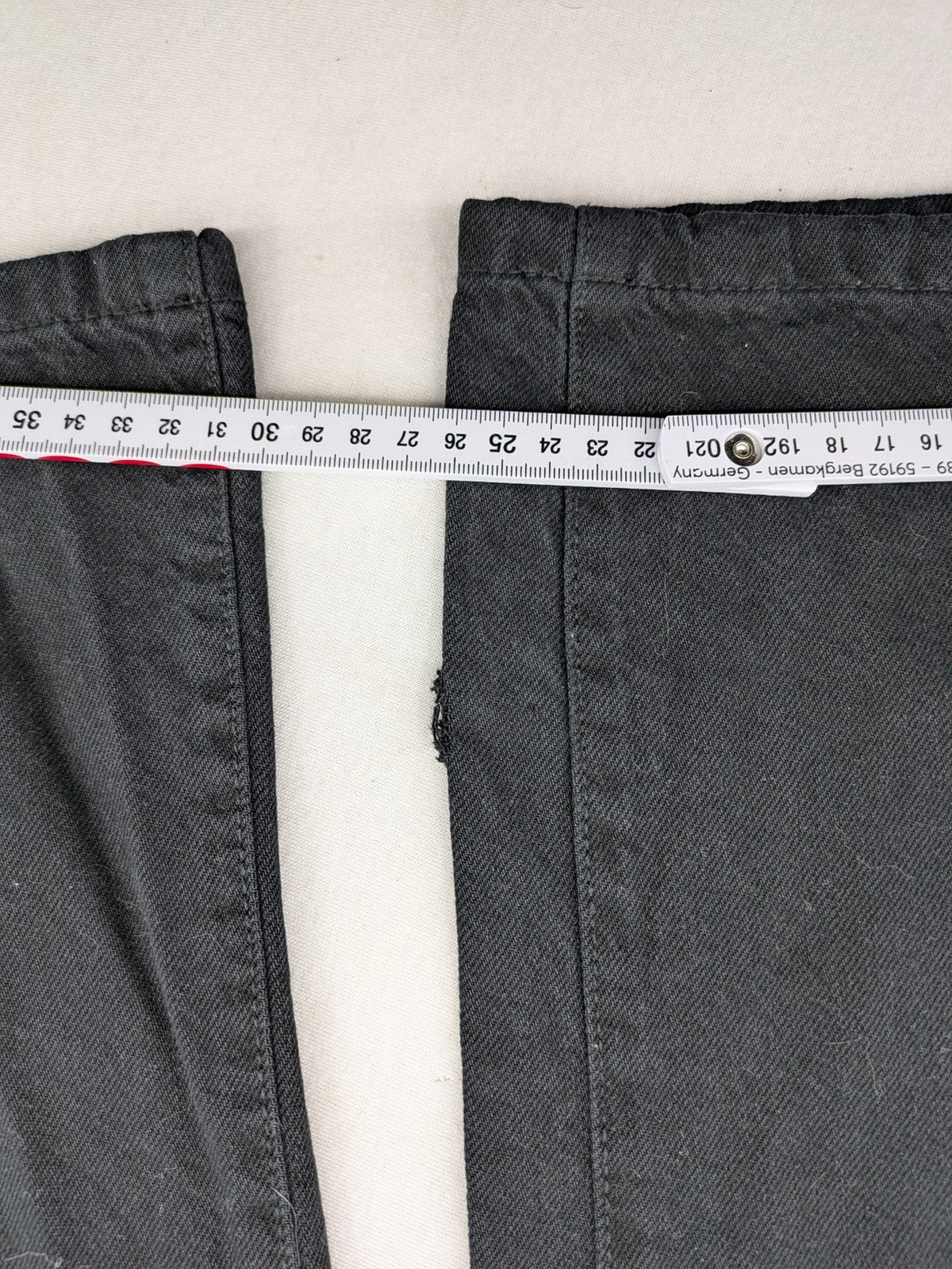 Bershka grey wide leg jeans high waist with classic 5-pocket design and button closure.