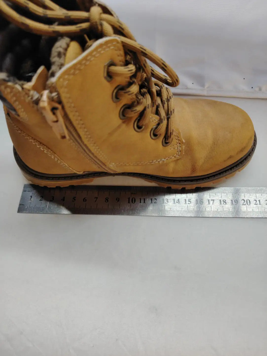 Lily & Dan brown winter boots size 30 with side zipper and classic lacing.