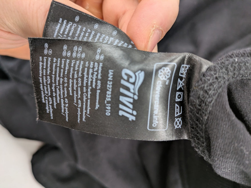 Crivit black sweatshorts cotton blend with elastic waistband and side pockets.