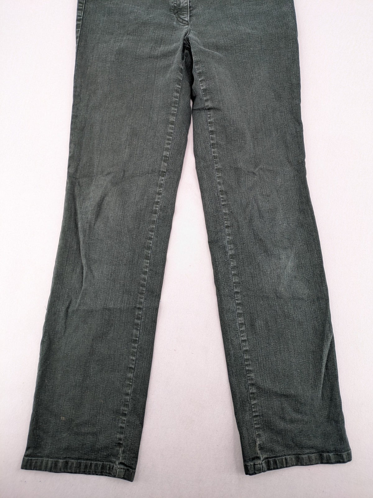 Zerres straight jeans dark green classic 5-pocket style with button and zipper closure.