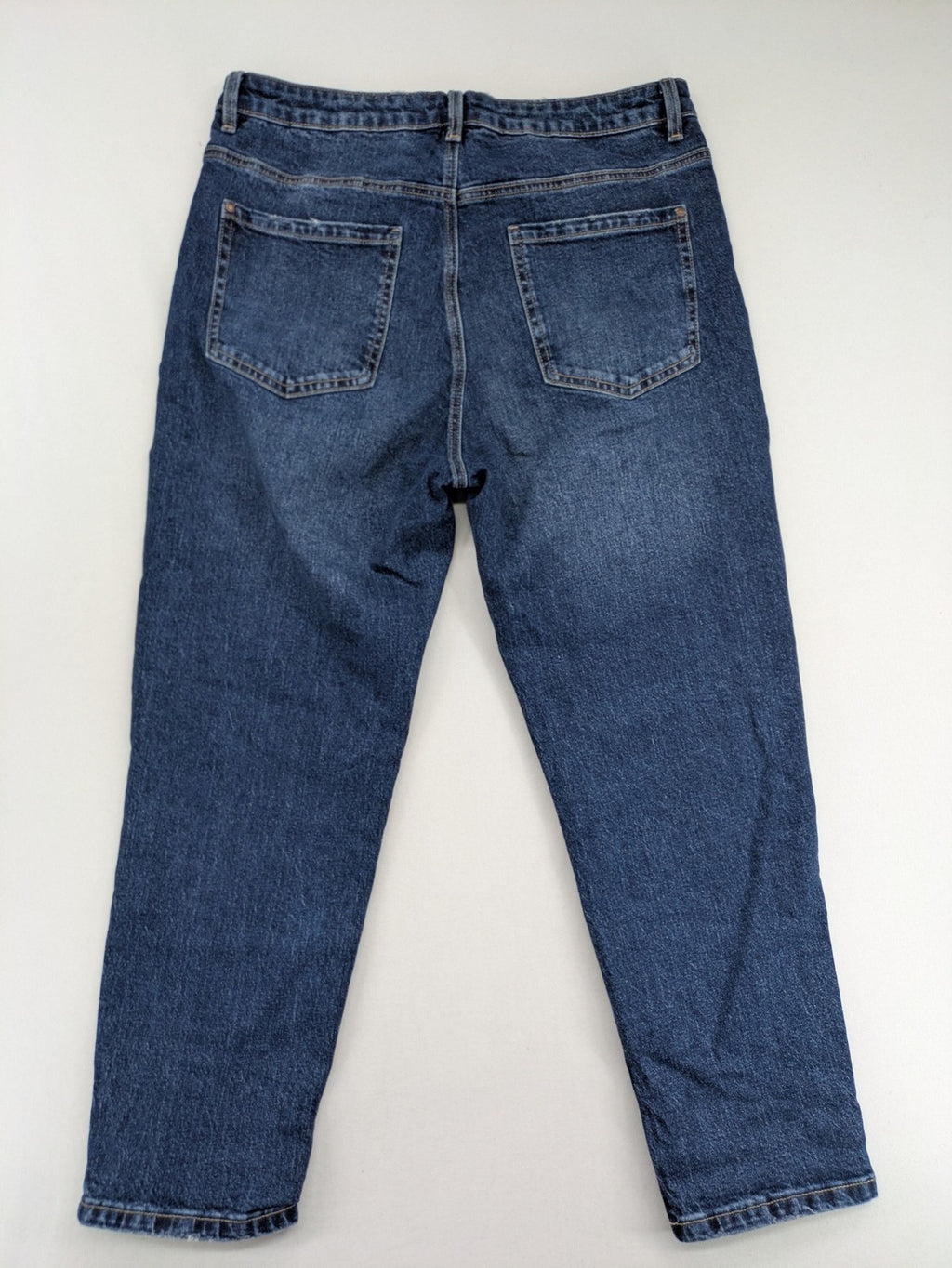 Reserved blue straight jeans high waist with classic fit and stretch cotton material.