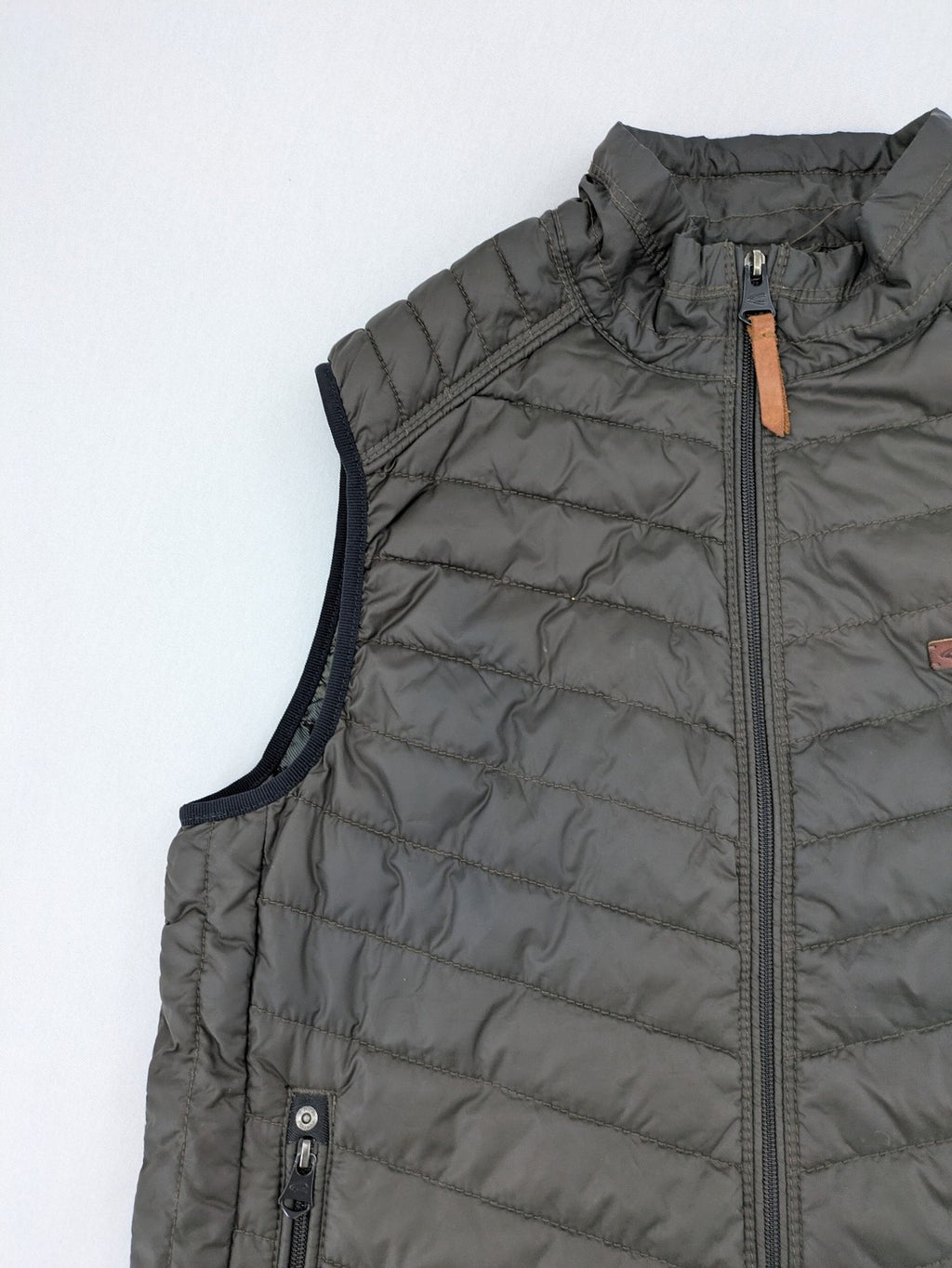 Camel Active khaki vest with full zip, quilted design, checkered lining, water-resistant.