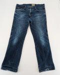 Wrangler straight jeans blue with iconic "W" stitching on back pockets.