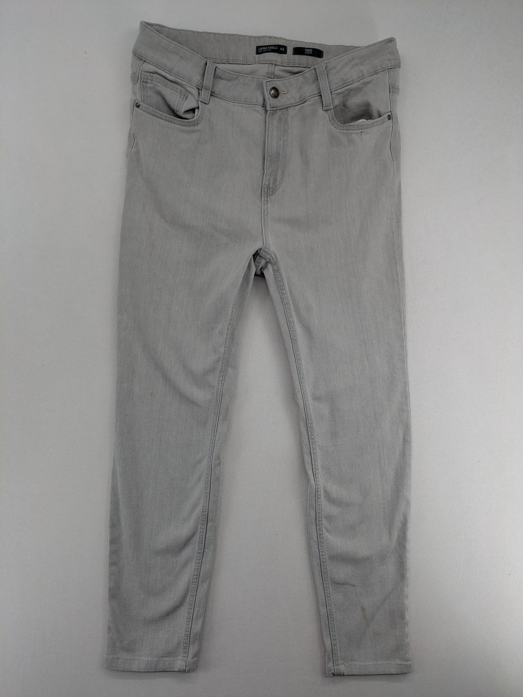 Laura Torelli grey straight jeans with classic 5-pocket design and slim fit silhouette.
